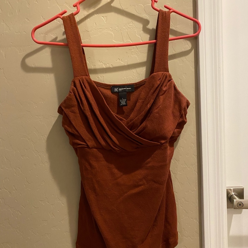 Women’s sleeveless top. Great shape